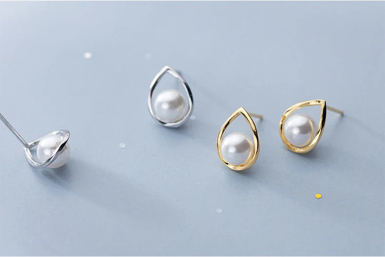 Charm Drop Water Pearl Stud