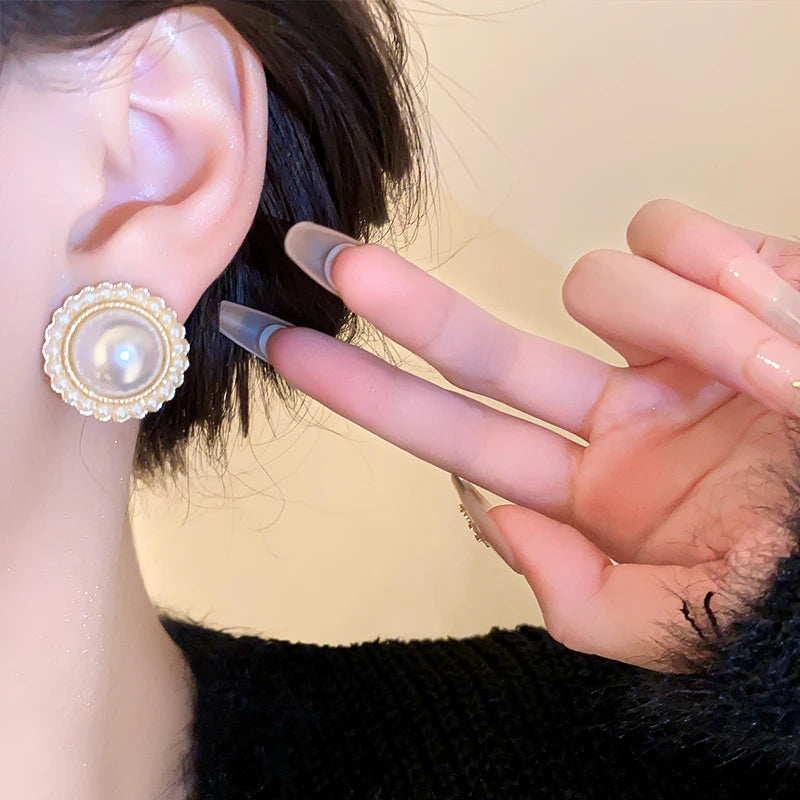 Delicate Imitation Pearl Stud