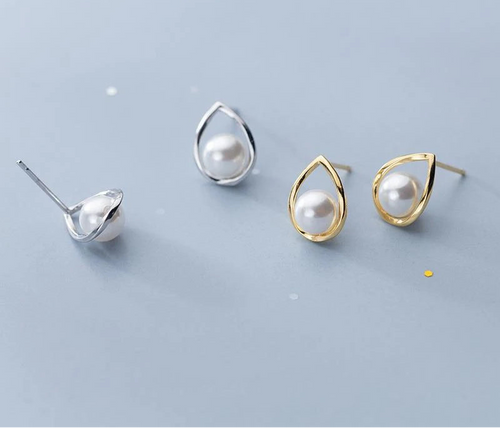 Charm Drop Water Pearl Stud