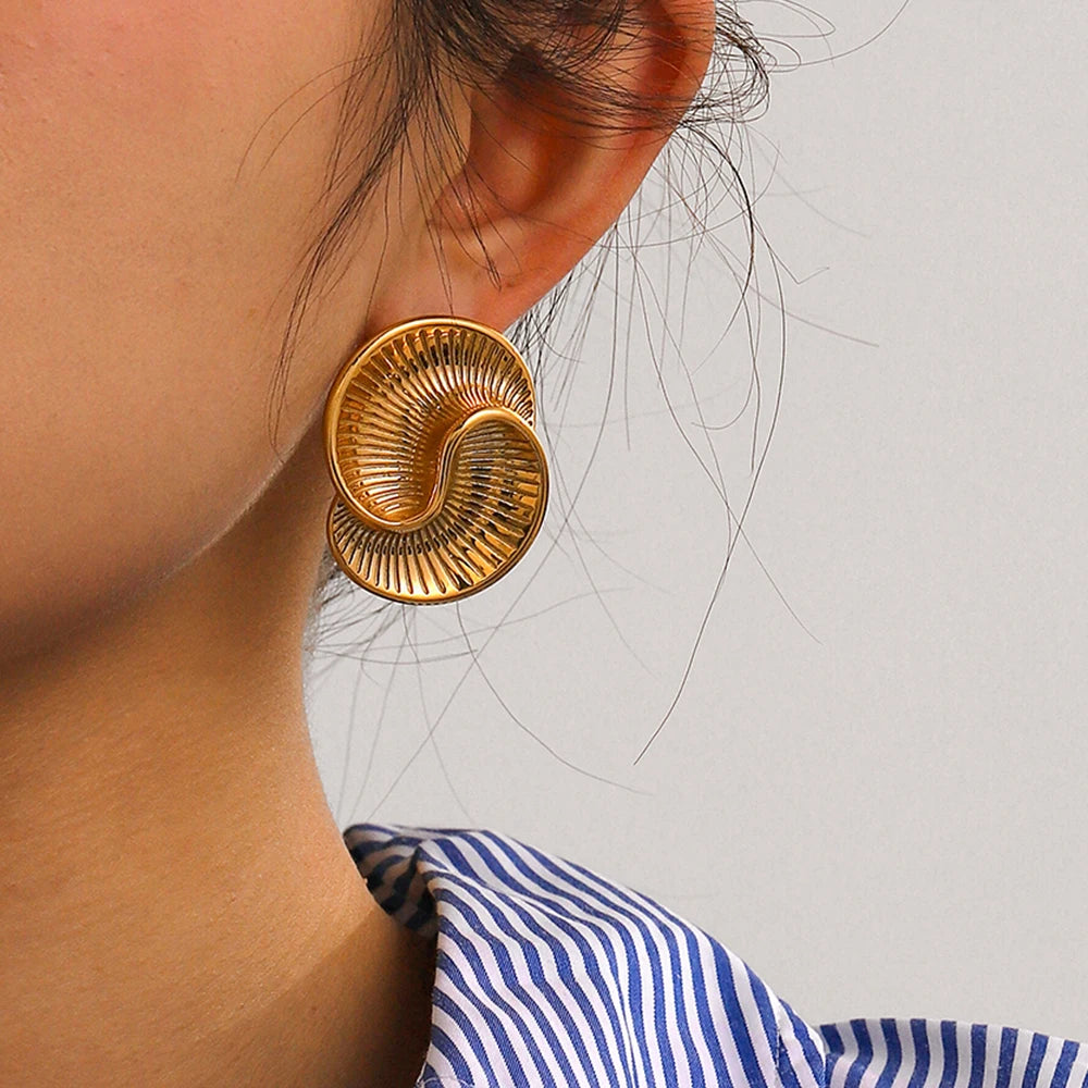 Geometric Spiral Stud