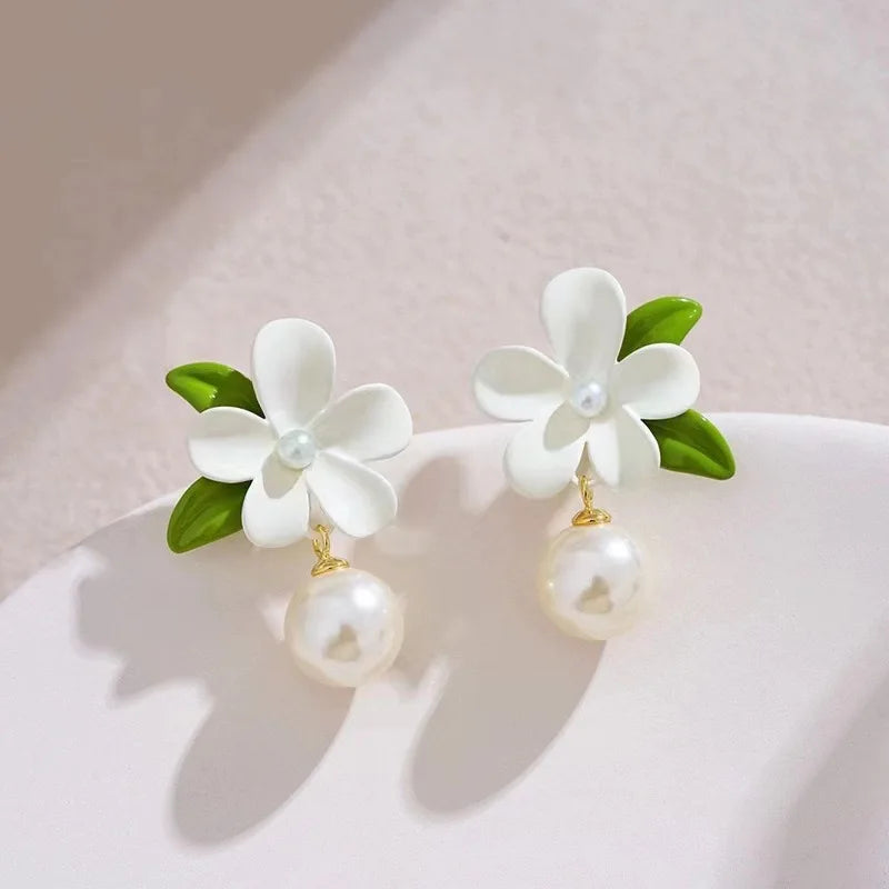 Mismatch Gardenia Studs