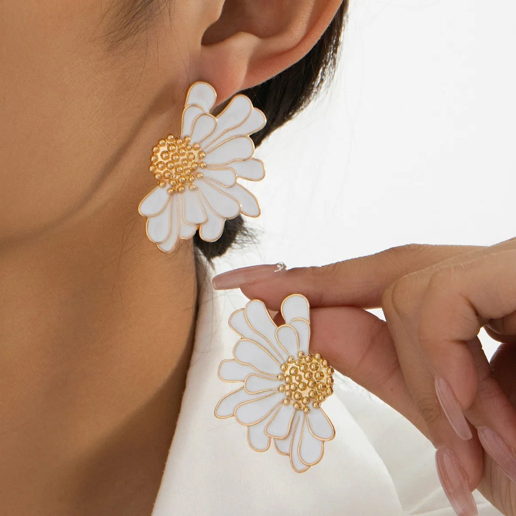 French Vintage Daisy Drop Studs