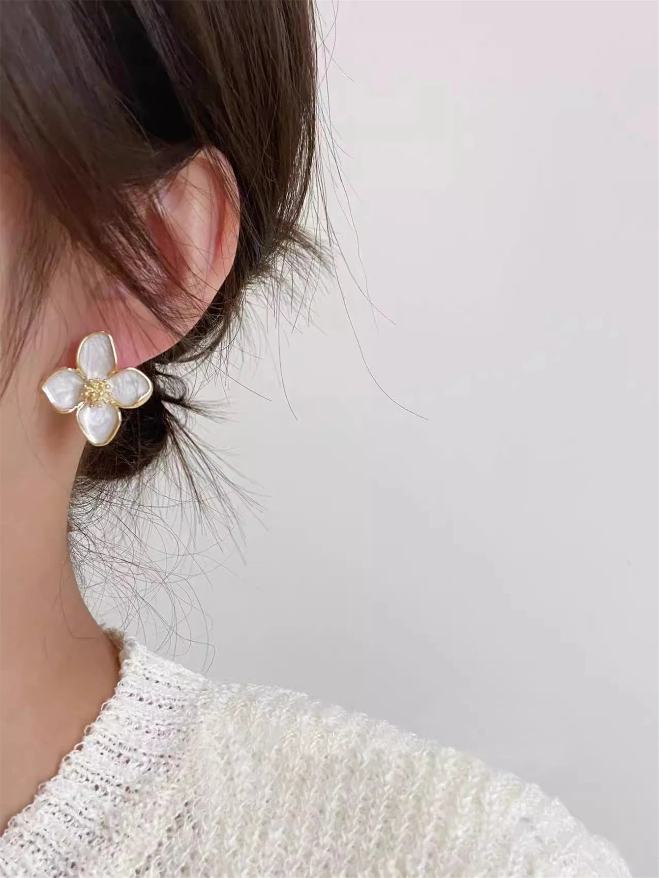 Hibiscus Glaze Flower Studs