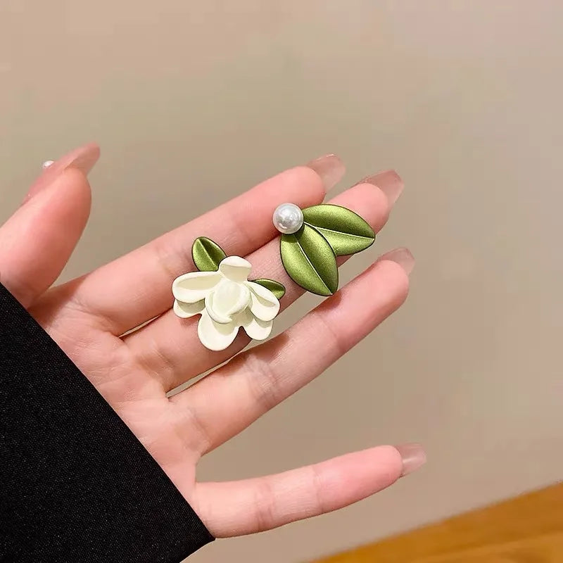 Mismatch Gardenia Studs
