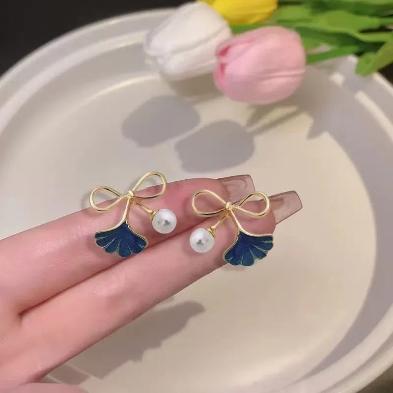 Mismatch Gardenia Studs