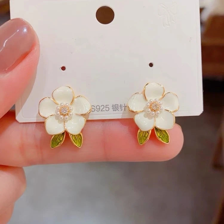 Mismatch Gardenia Studs