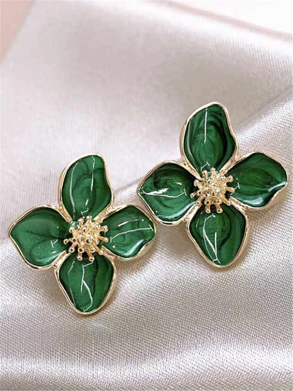 Hibiscus Glaze Flower Studs