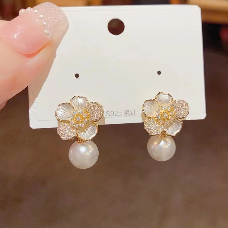 Mismatch Gardenia Studs