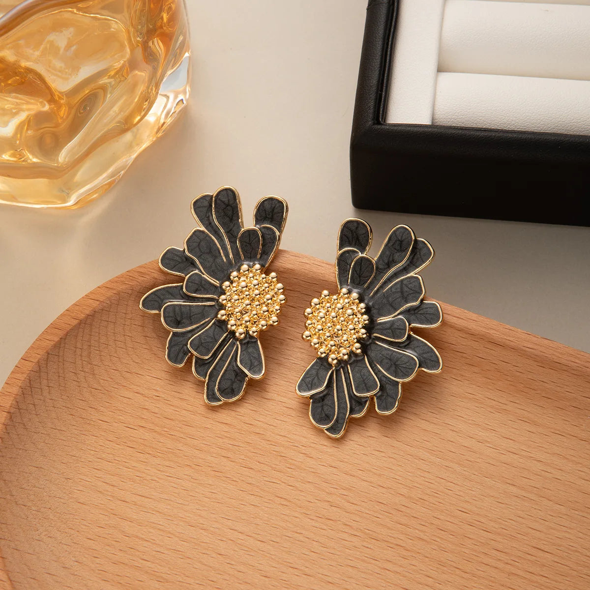 French Vintage Daisy Drop Studs