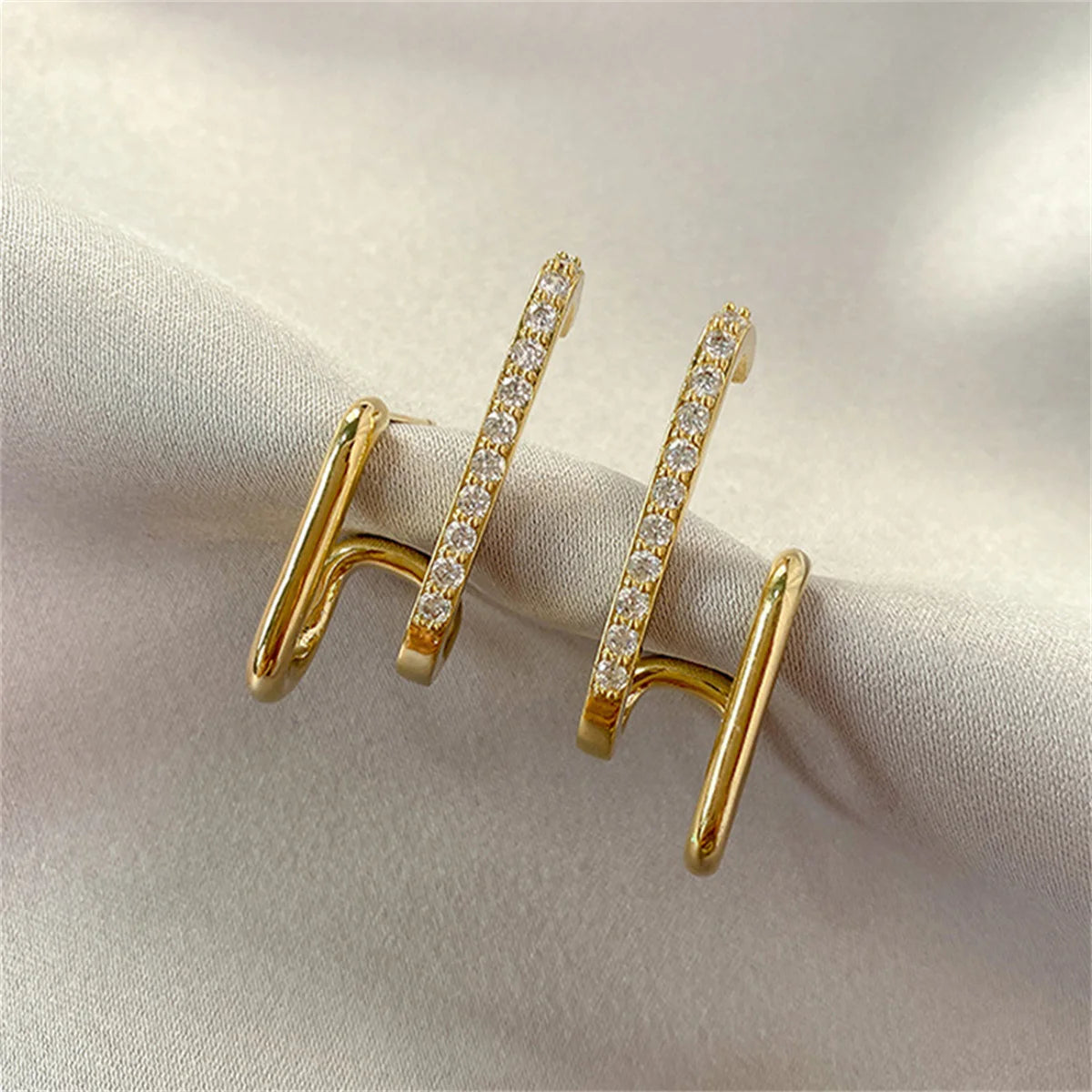 Irregular U-shaped Studs