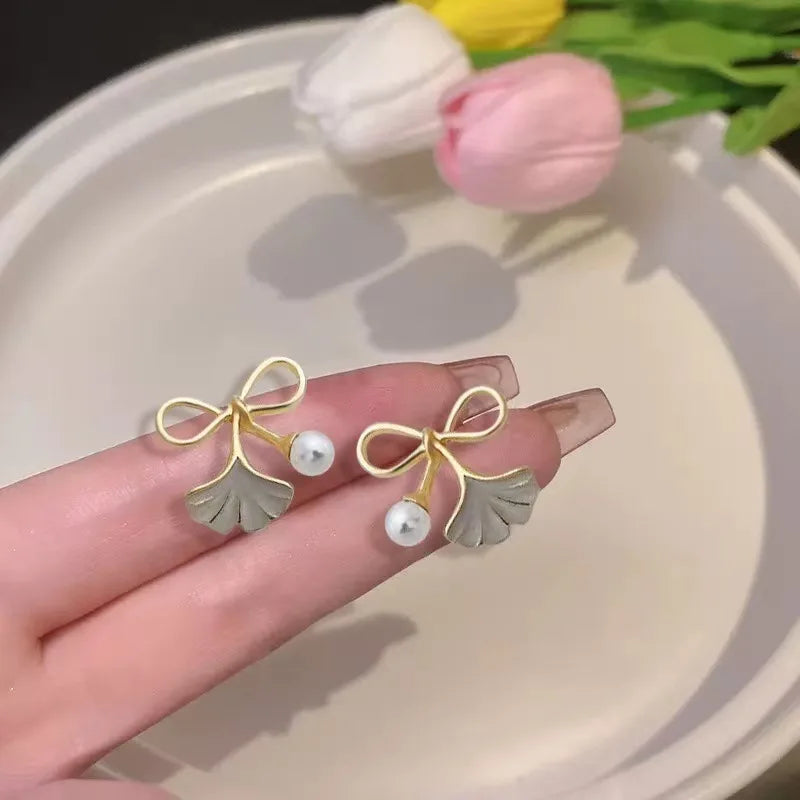 Mismatch Gardenia Studs
