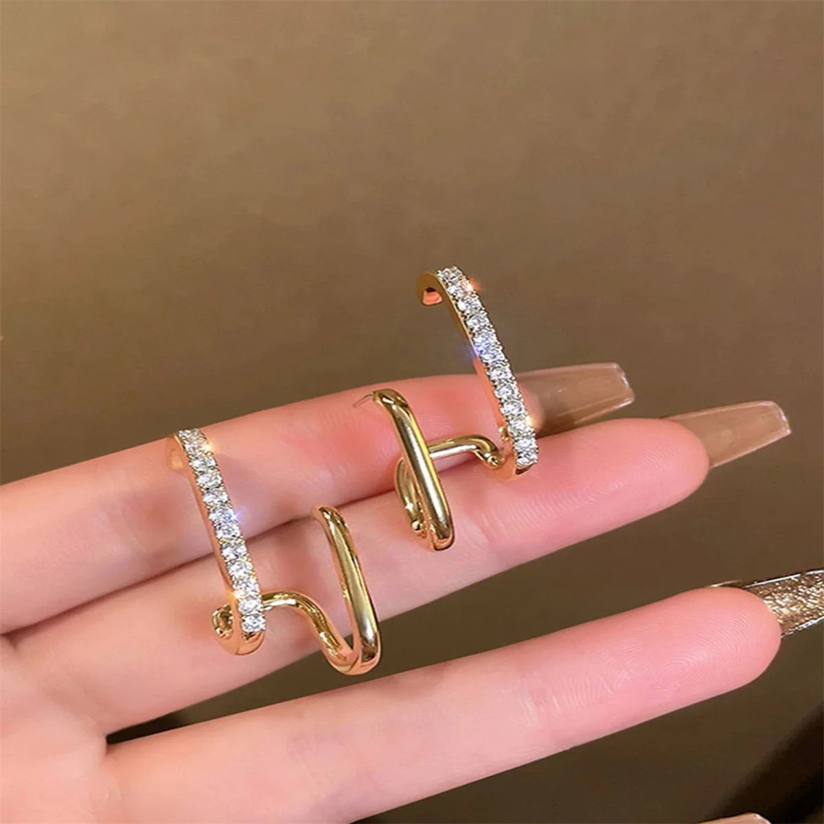 Irregular U-shaped Studs