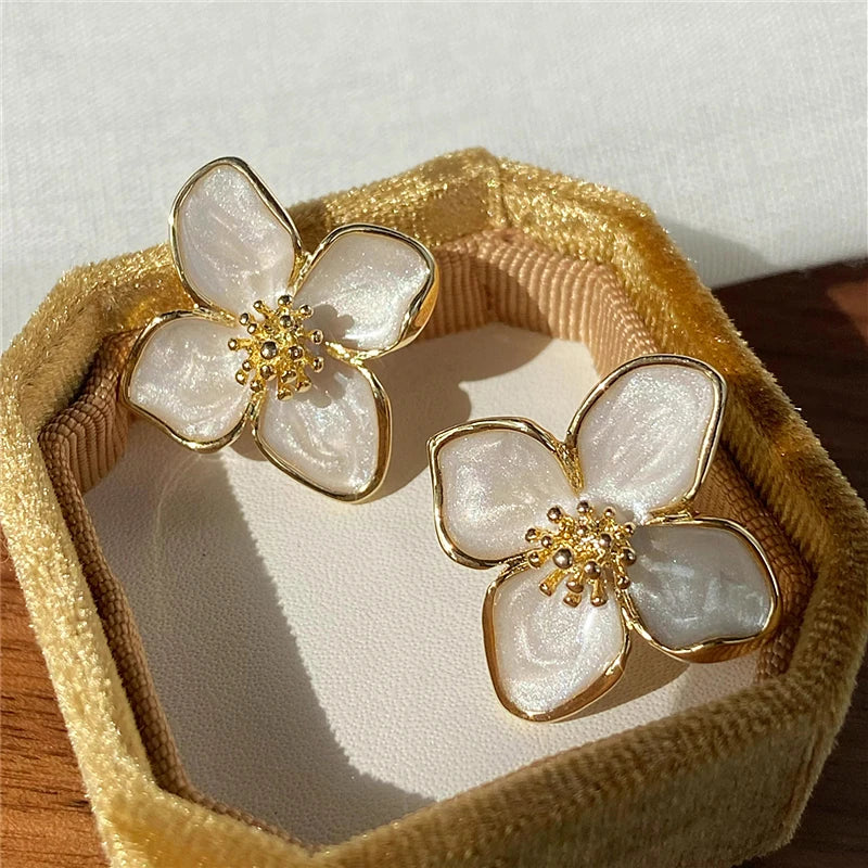 Hibiscus Glaze Flower Studs