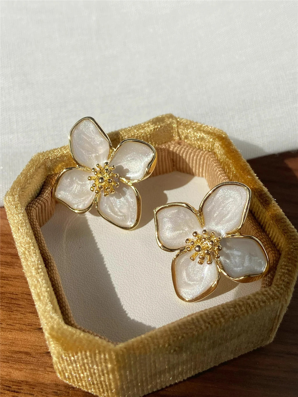 Hibiscus Glaze Flower Studs